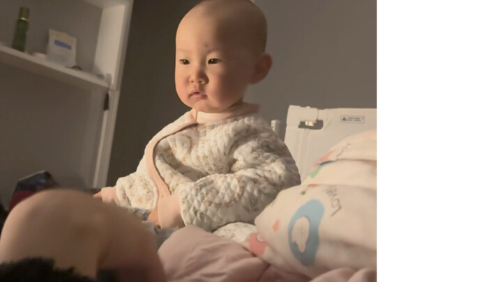 Crispy Zhong Deng fractures a bone after being kicked by his 14-month-old daughter