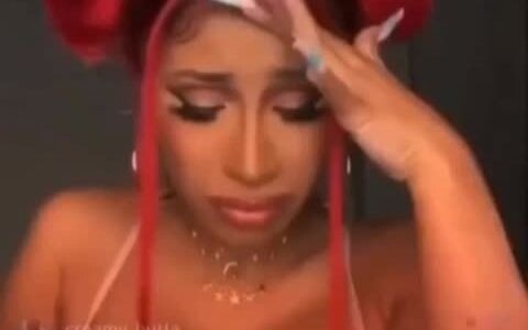 [CardiB] Cardi B at home, livestreaming while complaining and crying