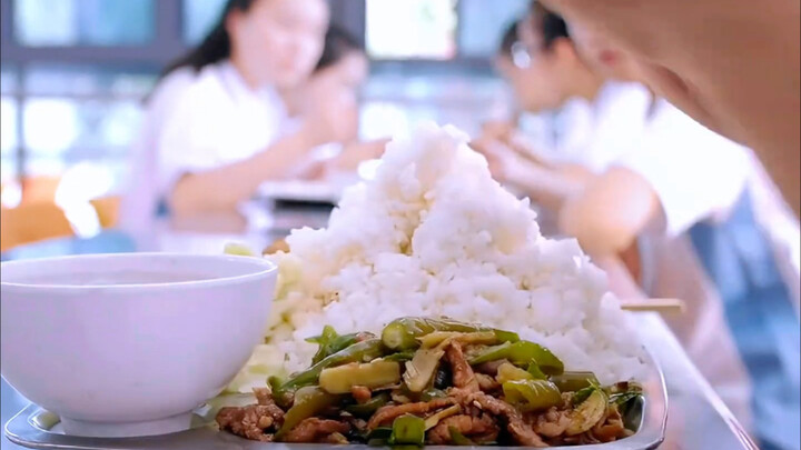 Có một người bạn phàm ăn bên cạnh, ăn gì cũng thấy ngon, lập tức khiến bạn thèm ăn ngay.