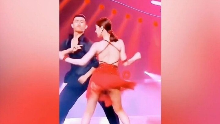 تلك المشاهد الأسطورية التي جعلت الرقص يُخلّد في التاريخ... بالفعل لم يكن حسّ الأسلاف مخطئًا أبدًا، ف