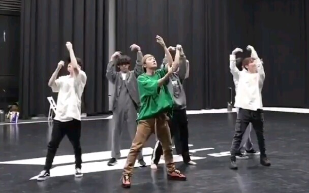 【บังทันโซนยอนดัน】200201 อินสตาแกรมทางการอัปเดตวิดีโอสั้นในห้องซ้อมเพลง Black Swan