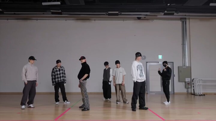 【GOT7】Latihan Tari "Python" 25.2.5