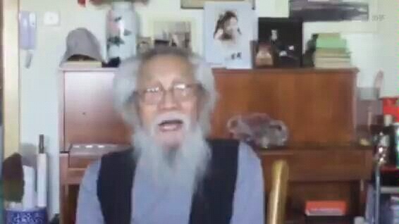 长寿秘诀   抽烟喝酒吃肥肉