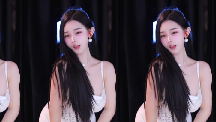 DouYu Xiao Yue menari menggoda