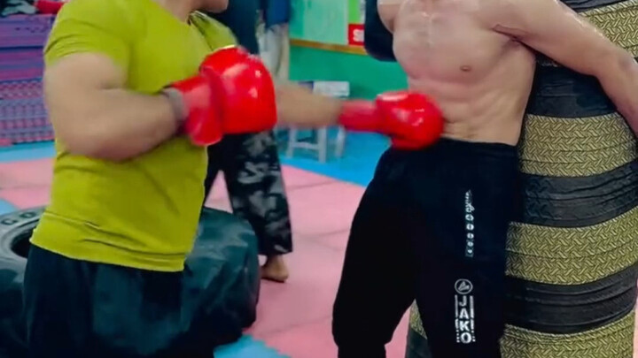 Human sandbag—his impact resistance is insane!