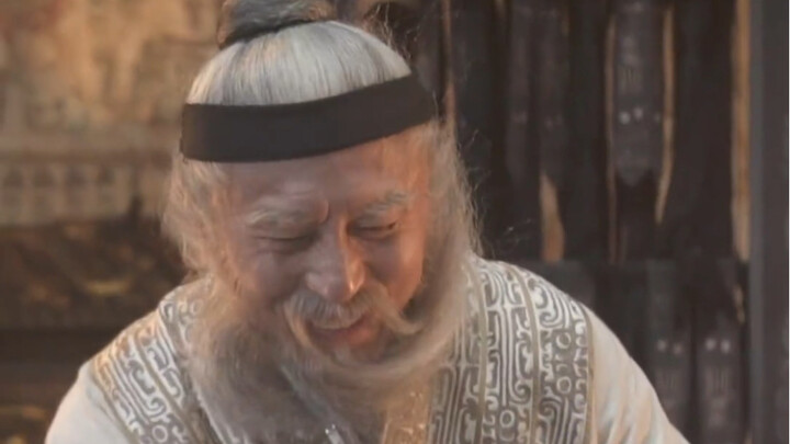 Aktor kawakan lain dalam "The Legend of the Gods" ini sangat serius saat syuting. Latar belakangnya 