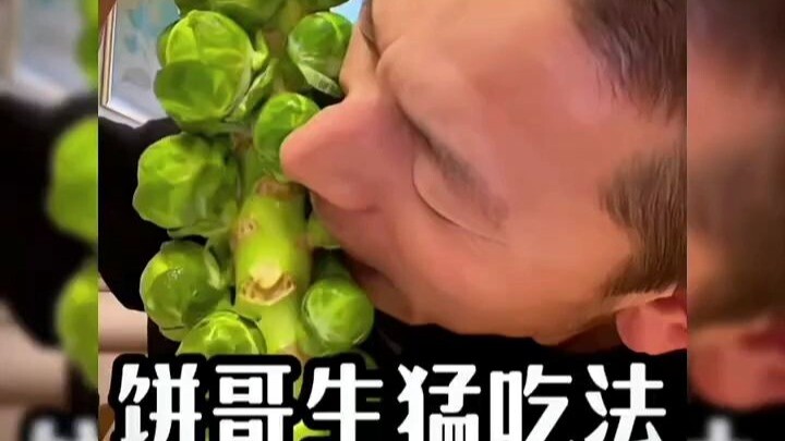 Điểm lại những cách ăn bạo liệt của Đại Bánh Ca, anh ấy bảo khó ăn thì đừng cãi nhau với anh ấy nhé 