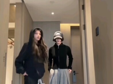 哇哇哇，赵丽颖跳李羲承进行曲，看看上次，完全不一样风格