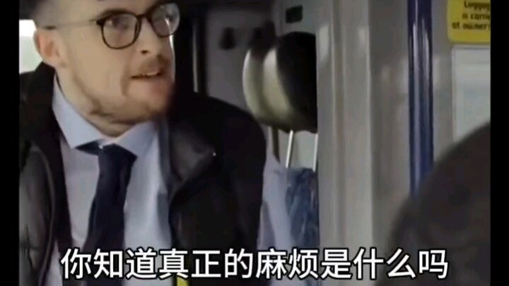 Logat orang Inggris tuh lucu banget! Pas ngomong “thank you” malah kedengaran kayak “tank you”.