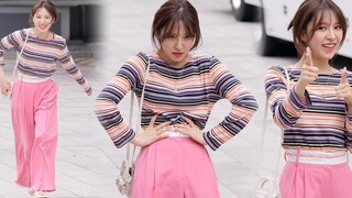 【WENDY】认真摆pose的粉嫩完迪！9.13上班路~