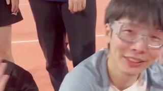 “ฉันไม่ได้เล่นบาสเก็ตบอลมาสิบปีแล้ว และฉันก็นำเสื้อแข่งของฉันไปที่นัด!”