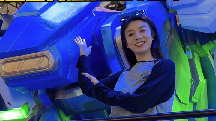 Rebirth: I Drive a Mecha at an Exhibition