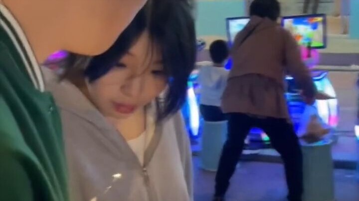 انظر إلى نظرتها الحكيمة