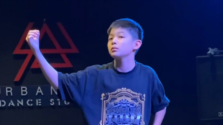 我敢打赌！你绝对没有见过这样的机械舞！