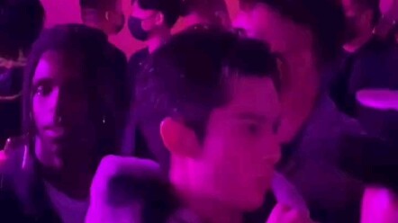 [Wang Hedi | LV Runway Show] Wang Hedi: “Xiaobai, I’m heading out now～”