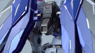 [Comment on the head and feet] The sword of the sky, handsome again! Bandai MB Freedom Gundam 2.0 CO