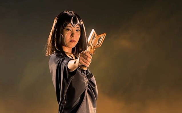 The transformation of those female Ultraman