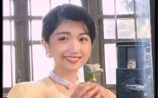 翻妈妈衣柜、梦回90年代