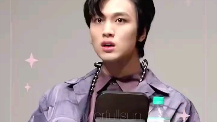 Original video of Li Kaican sneezing