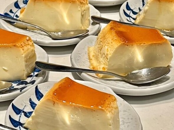 ปฏิกิริยาของผู้คนที่แตกต่างกันต่อพุดดิ้งคาราเมล: