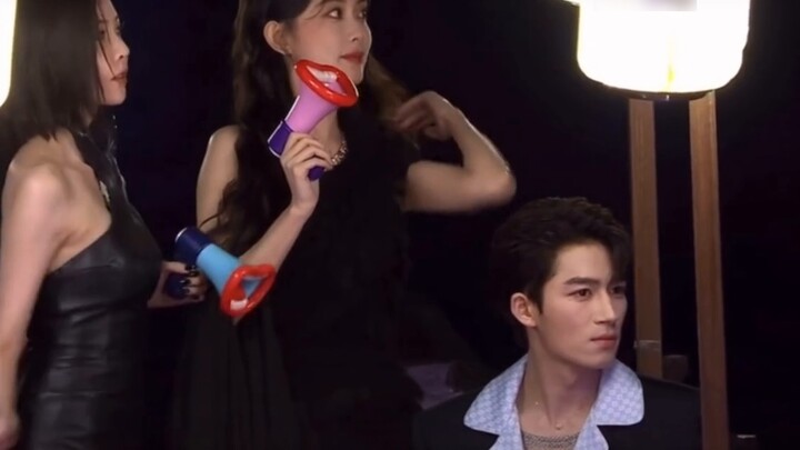 Meng Ziyi Wangxing semakin terlihat seperti kekasih masa kecil dari saudara kandung yang kaya.