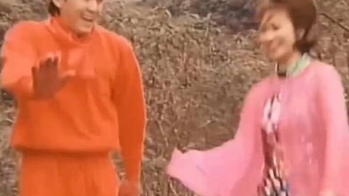 Stephen Chow's dance always makes people happy and elegant. Please use one sentence to evaluate Step