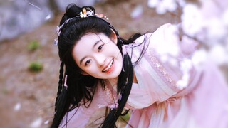 Cô ấy đã biến đổi từ một cô bé Sở Kiều thành một cô em gái năng động! ◎Hoàng Dương Thiên