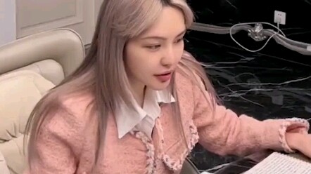Seberapa kaya keluarga Zhou Yangqing? Kakak… tolong beri aku kesempatan!!! #ZhouYangqing