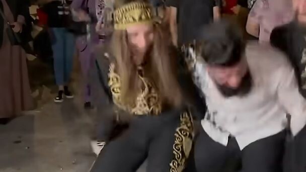 ท่าเต้นของคุนคุนแพร่ไปถึงตะวันออกกลางแล้ว...