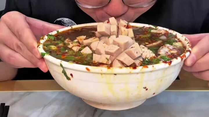 After a big hangover, just a bowl of sheep intestines and I’m back to full health hahaha~