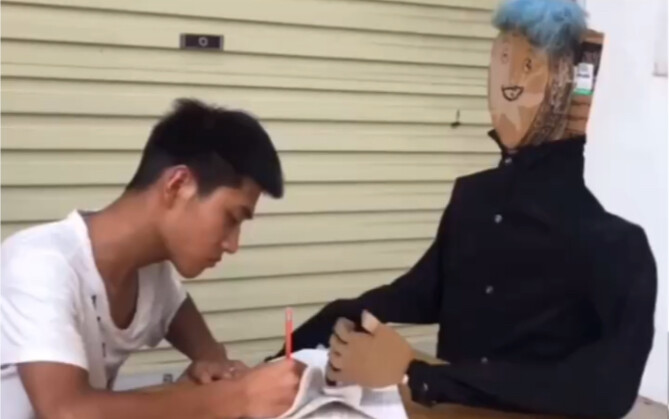 [Little Li Loves Inventing] Cai Xukun – the Homework-Assisting Robot