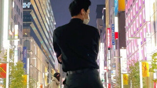 扭 动 银 座