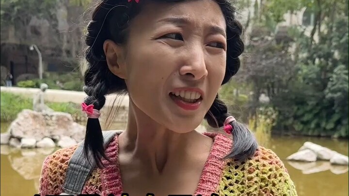 الفتيات اللواتي يقلن إنه ليس باردًا رغم أن الشتاء قارس!