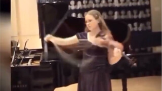 小提琴手们的社死现场