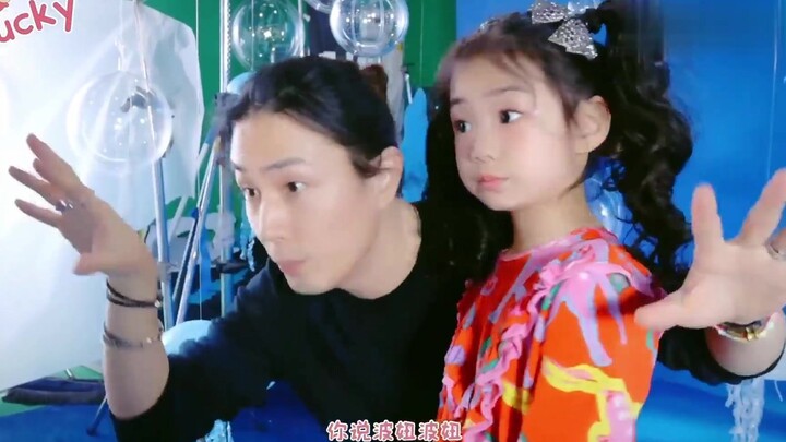 Qi Wei and Li Chengxuan are so lucky—their family vibe is just amazing, and Lucky is seriously adora