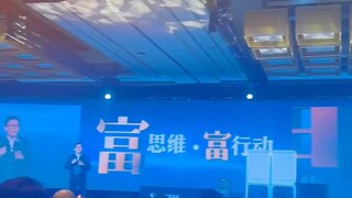 成功等于危险。普通人追求外在的成功，而高手只追求内在的开悟[合十][合十]稻谷成熟都是低着头，人成熟都很低调[强][强][强]是的，危险的开始，越来越危险，最后拼的，全部都是，开悟，善良，德行，因果