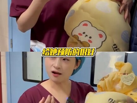 This scene is both heartwarming and heartbreaking. #ElderlyMom