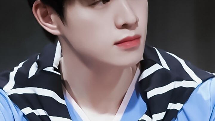 Everyone mocks him as just a variety show star, but who knew he’s actually a formally trained actor?