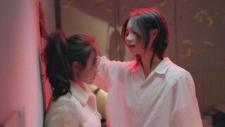 “我妹妹生气了该怎么哄，在线等，挺急的”