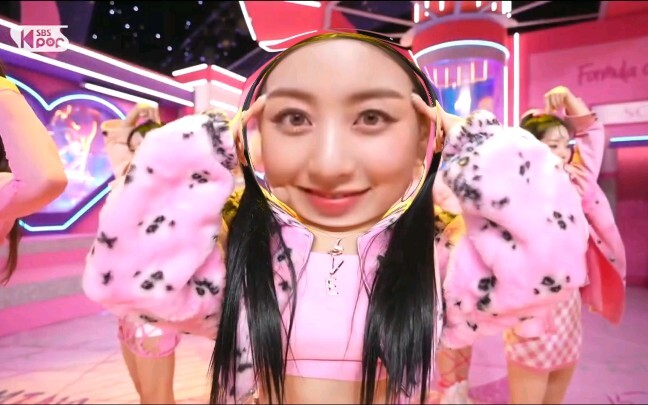Twice 'SCIENTIST' (Versi Kepala Besar)