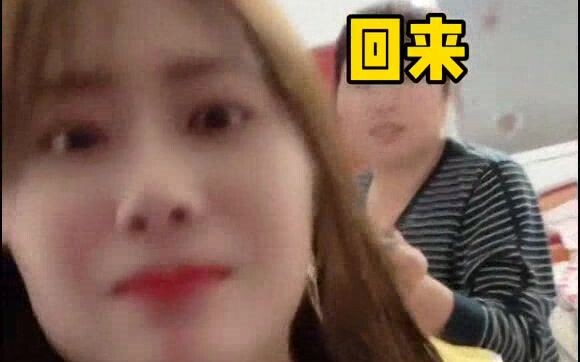 شو اللي حاصل هون؟! ثلاثة من نفس العائلة ما قدرتوا تغلبوا واحد من خارج العائلة!!