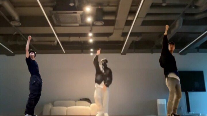 Flying! ! The three main dancers gathered in the wilderness practice room! Hoshi×Park Ji-sung×Choi Y
