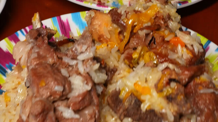 The pilaf sold on the streets of Kashgar is cooked with two whole sheep in one pot, and it’s served 