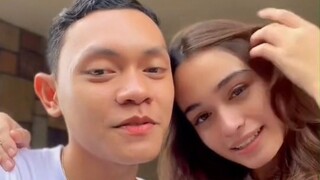 有些男生看起来一般般，但是再看他们的女朋友：美呆了！