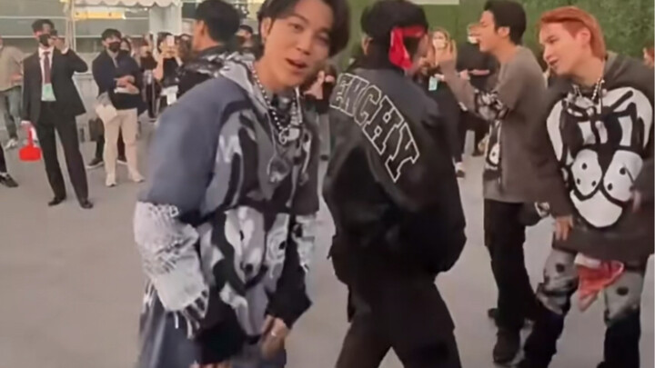 【BTS】Không hổ danh là các bạn! Mở miệng ra đã là sân khấu rồi!