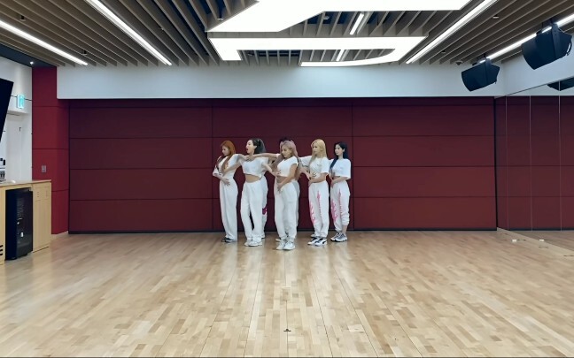 Khi TWICE nhảy theo tình yêu của NCT U thập niên 90
