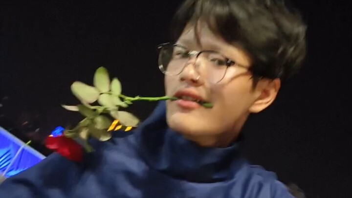 昨晚想琳想的彻夜难眠