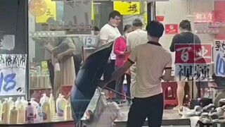 Lần này, biển báo giảm giá và đóng cửa của người bán hàng không lừa dối chúng tôi.