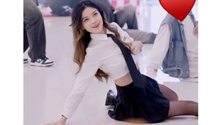当Kpop人在商场听到Love Dive