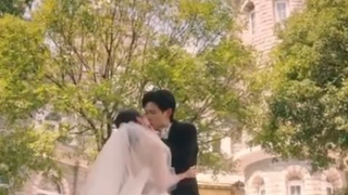 Delapan tahun kemudian, cinta datang lagi, dan dia masih orang yang paling aku cinta